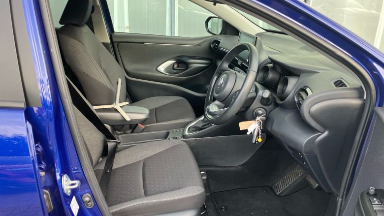 Toyota Yaris 1.5 Hybrid Design 5dr CVT Hybrid Hatchback